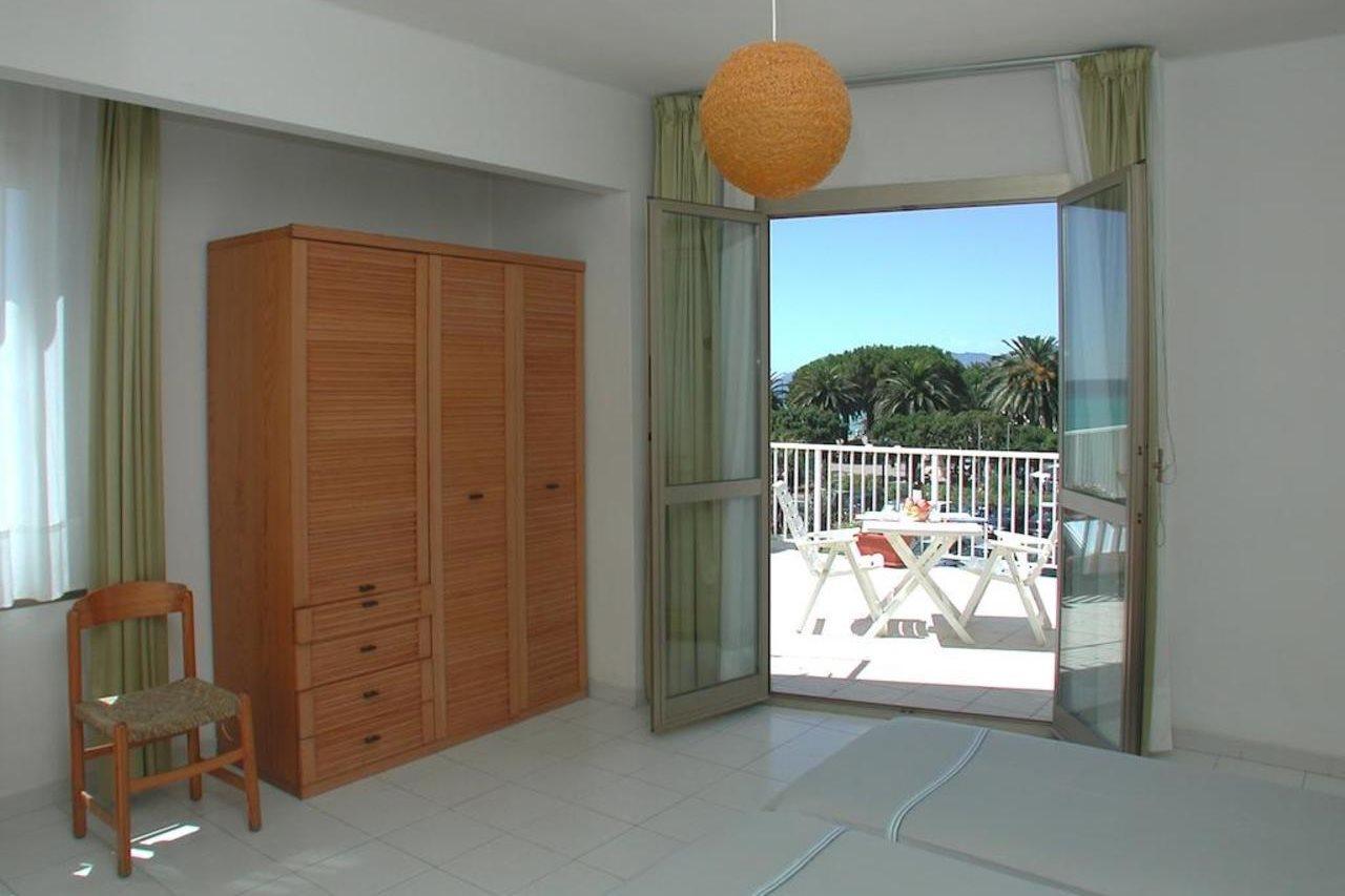 Residence Stella Maris Pietra Ligure Exterior foto
